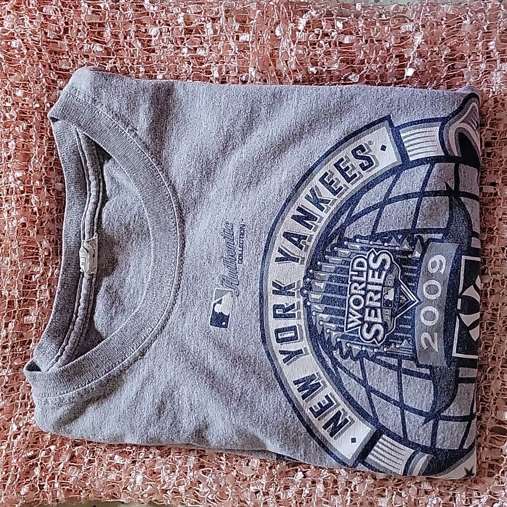 majestic NYY t-shirt, m, grey and navy blue